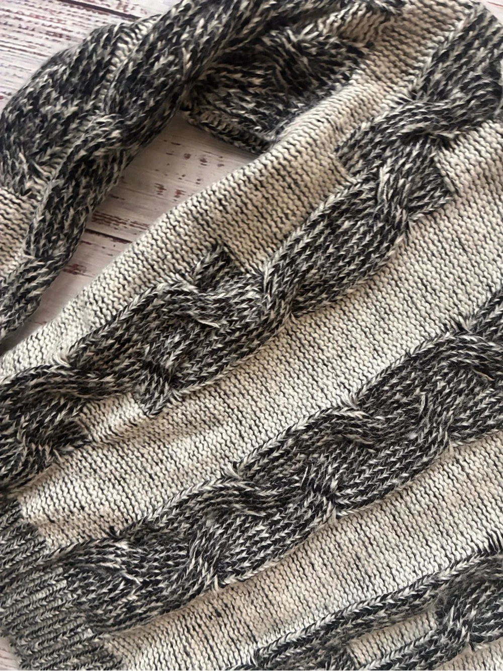Cozy Chunky Cable Knit Sweater - Cream & Black Size Small
